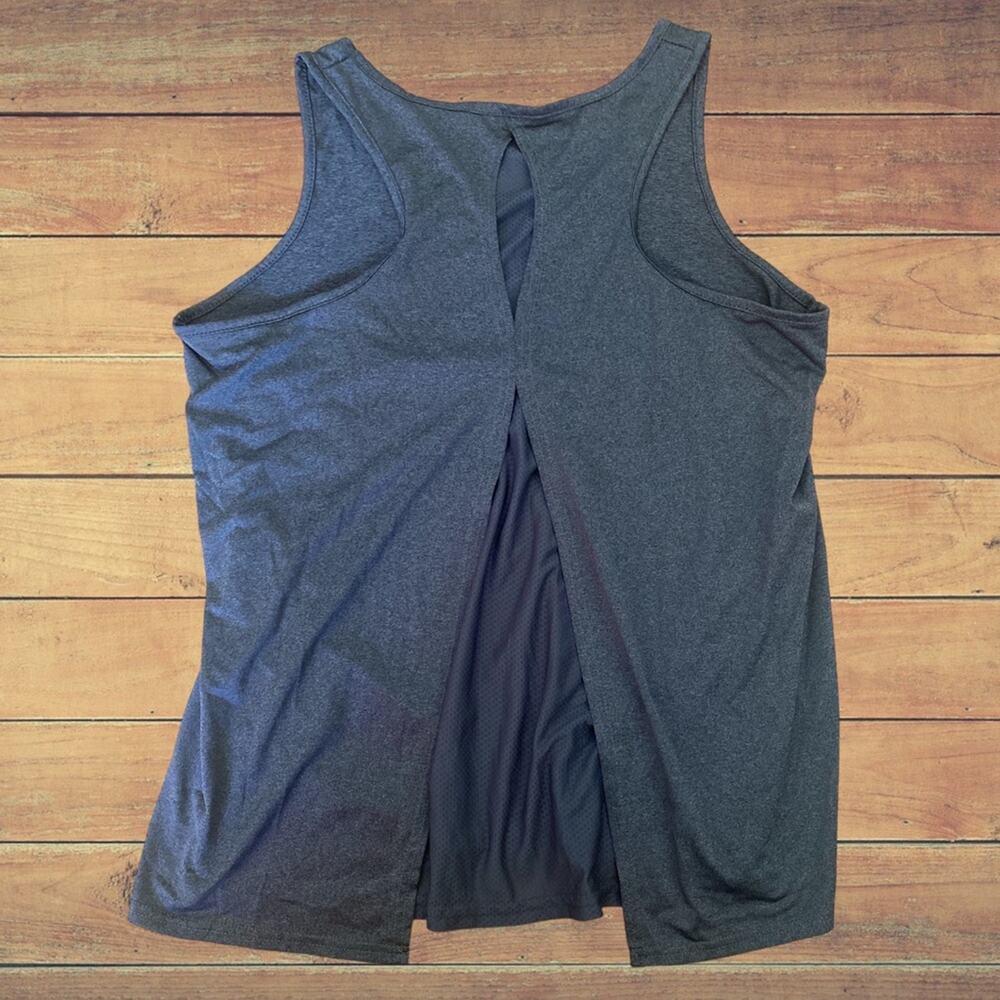 Adrienne Vittadini gray workout top - Picture 3 of 5